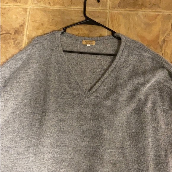 Women’s grey Piko V neck sweater - Picture 2 of 3